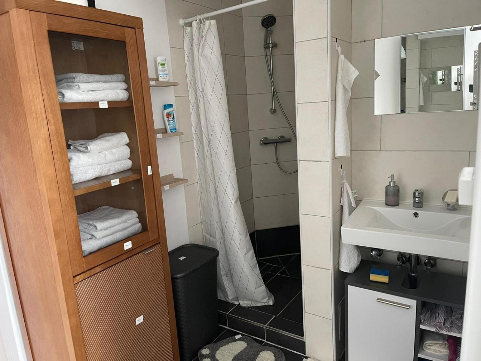Bequemes Einzelzimmer Im Herzen Von Kassel Kültér fotó